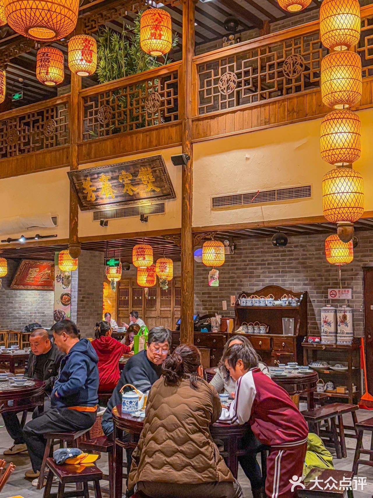 我宣布在南京大牌档，我直接一口吃到了春天！