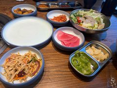 -明洞阿姨·韩式酱蟹烤肉·创意料理(三元桥店)