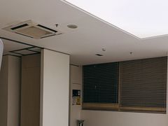 -卡罗酒店(东门晒布地铁站店)