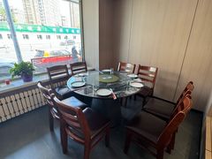 -老码头黑皮肘子锅包肉熏酱水饺(文政街店)