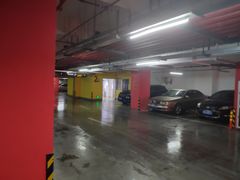 -丽丰购物中心·停车场