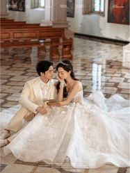 -雪中彩影婚纱摄影·微光艺术中心