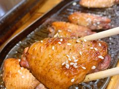 料理烤焦香翅中-老东镇啤酒屋海鲜加工·蒸汽海鲜·海鲜烧烤(台东店)