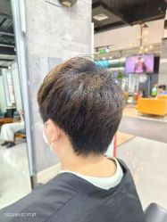 -FRIDAY星期五专业美发沙龙