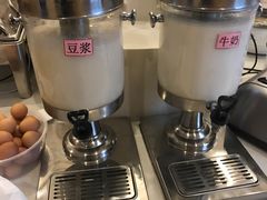 -维也纳酒店(苏州东方之门金鸡湖店)