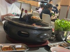 -围炉肉舍•炭烤活鳗•丹东海鲜烤肉(步行街店)