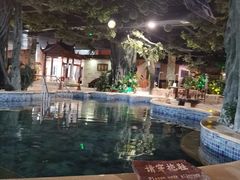 -泉城欧乐堡戏水湾艺术养生温泉