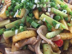 -廖哥泡椒兔(峨眉店)