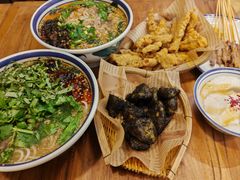 -云阿蛮云南生烫牛肉米线(奉贤路店)