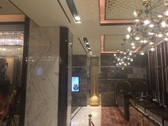 -永恒朗悦酒店(广西大学地铁站大学东路万达广场店)