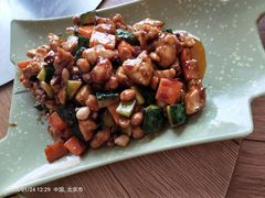 宫爆鸡丁-北京龙庆四季香农家饭庄·灶台鱼·碳烤虹鳟鱼(龙庆峡店)