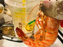 -鲜入围煮花胶鸡海鲜火锅