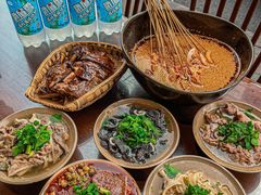 -谢老五跷脚牛肉·非遗传承店