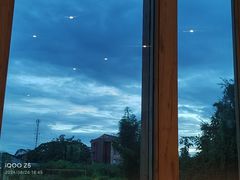 -Chom Cafe and Restaurant