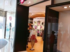 -lululemon(上海浦东IFC店)