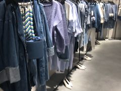 -URBAN REVIVO(七宝领展广场店)