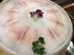 -老牌坊云南鱼豆花火锅(爱建店)