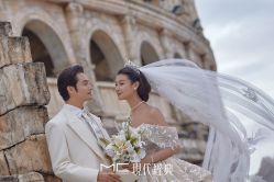 -现代经典婚纱摄影