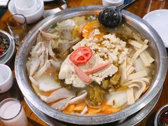 豆花酸菜汤锅-泸州酸菜豆花火锅川师店