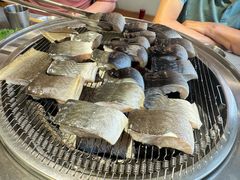 -围炉肉舍•炭烤活鳗•丹东海鲜烤肉(步行街店)