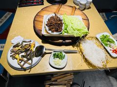 -万里闯关东铁锅炖菜馆(高新旗舰店)