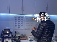 -LOOK眼镜·蔡司依视路配镜(宝山万达店)