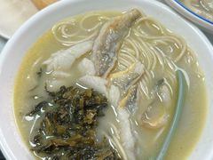 小胃口黄鱼面-明呈黄鱼面馆(斜土路店)