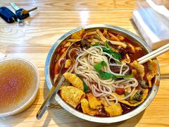 -柳州肥姨妈大骨螺蛳粉(东靖路店)