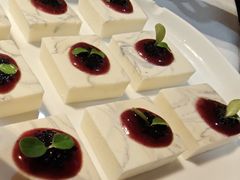 鱼子酱蓝莓山药-一品江南韵·淮扬菜