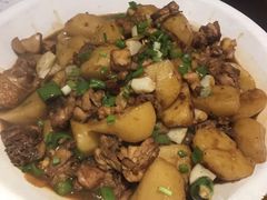 程氏大盘鸡-鑫小城故事·砂锅·排骨藕汤(兴业路店)