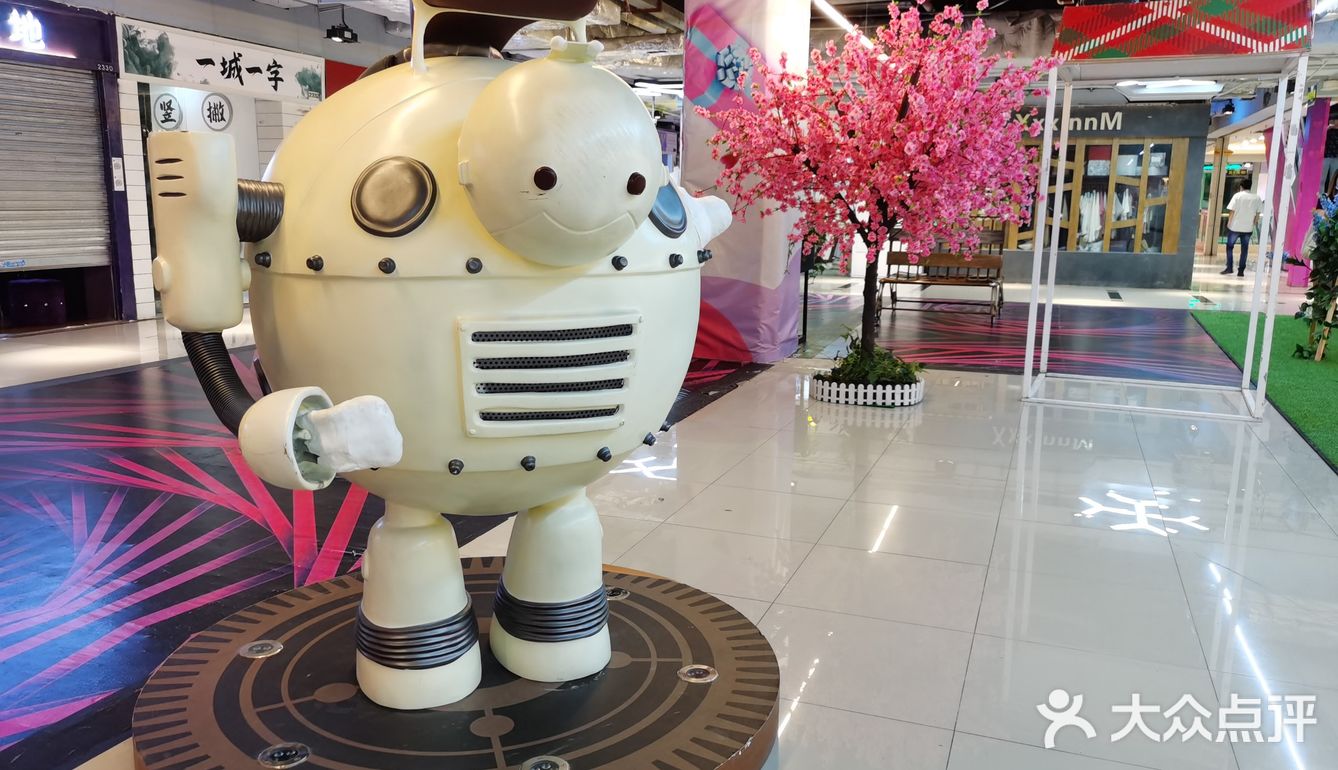 藏了各类宝藏小店的地下商场