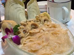 -鲜入围煮花胶鸡海鲜火锅