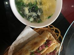 -秦小龙驴肉火烧馆