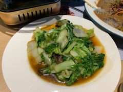 野生榛蘑炒杭白菜-关东小磨东北菜(上海长风大悦城店)