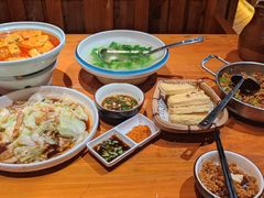 -老滇山寨•云南特色菜•地方菜•民族风情歌舞表演(金碧店)