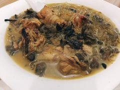 小鸡炖蘑菇-东北人粗粮饺子坊(南山店)