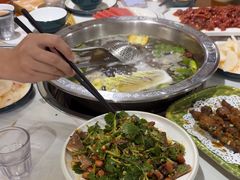 -乡土黄·鲜牛肉火锅·小龙虾(兴业街店)