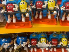 -m豆巧克力世界(上海世茂广场店)