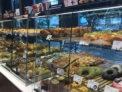 面包甜点陈列柜-巴黎贝甜(常德路店)