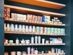 零售区-星巴克(广州南站A18检票口楼上)