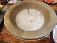 -滇香肴·云南菜蒸汽石锅鱼(云南北路店)