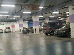 -爱琴海购物公园-地下停车场