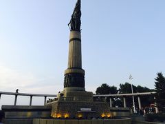 -人民防洪胜利纪念塔