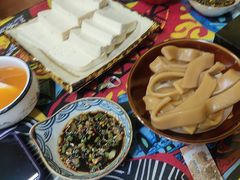 -弘烨 贵州酸汤 鱼火锅(东财店)