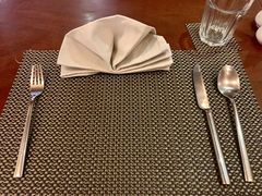 餐具摆设-Old House Restaurant