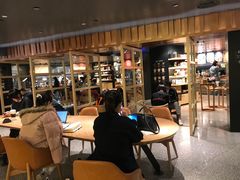 大堂-星巴克臻选(国贸商城首店)