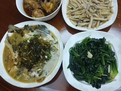 -爱的果实月嫂育婴师(世纪东方店)