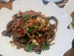 -黄泥岗·地道湖北菜(奥特莱斯店)