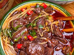 -拈签一笑黄牛肉辣卤串串