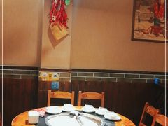 包厢-地锅公社·现炒地锅鸡·地锅鱼·夜宵(罗锦路店)